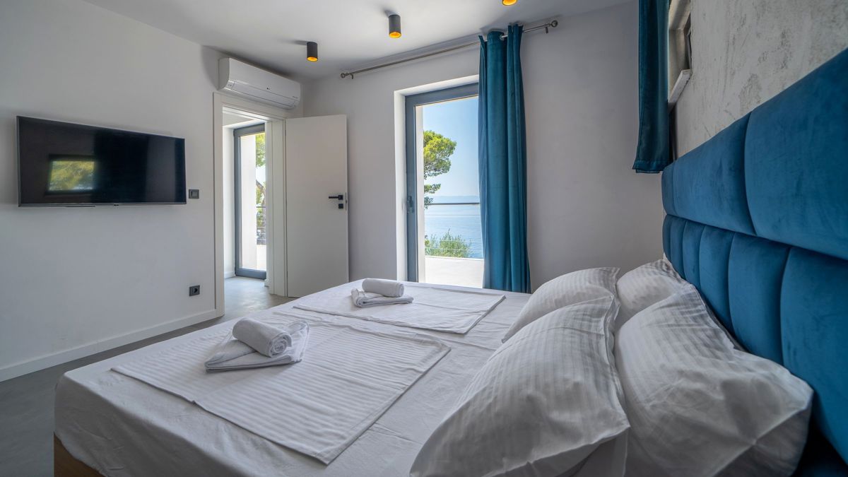 Villa di recente costruzione con piscina