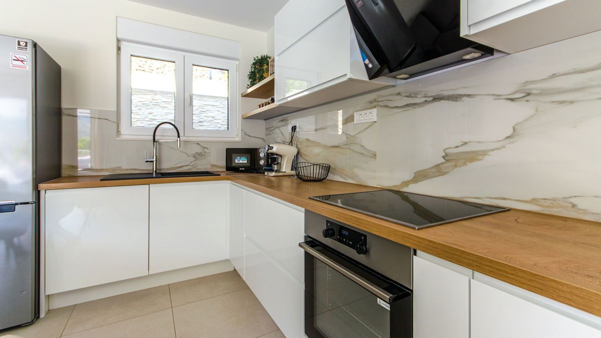 Villa di recente costruzione con piscina