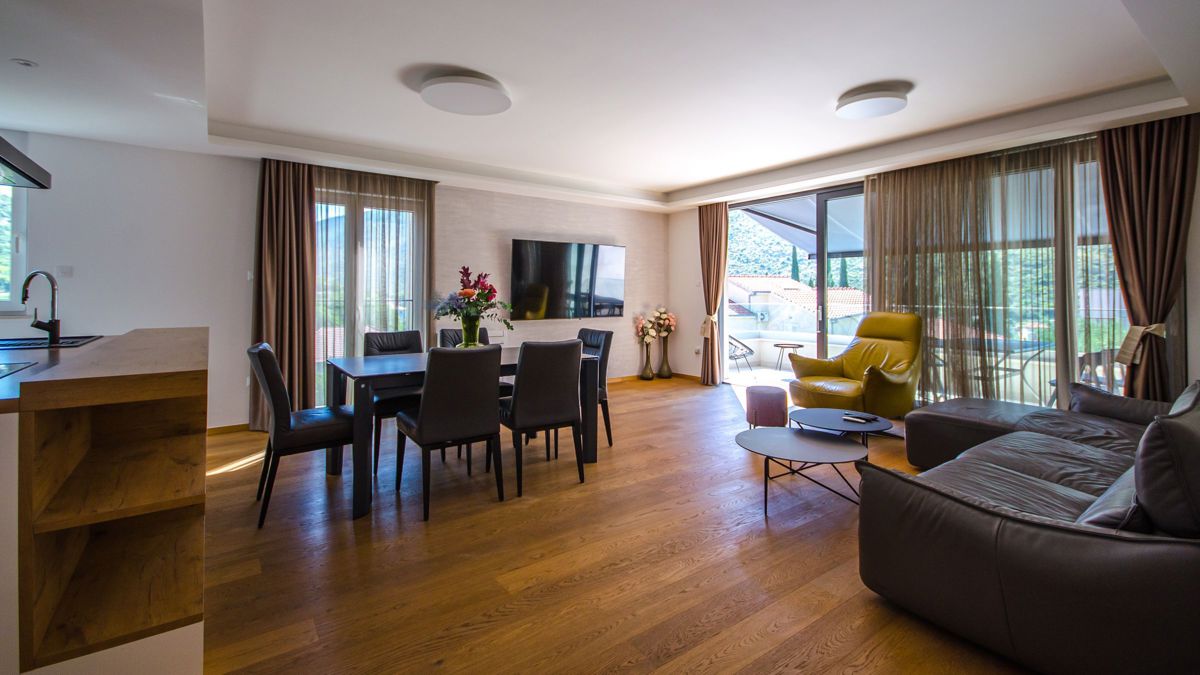 Villa di recente costruzione con piscina