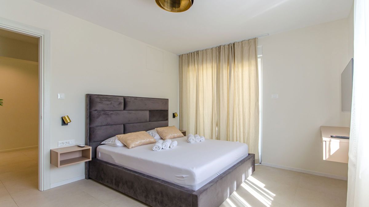 Villa di recente costruzione con piscina