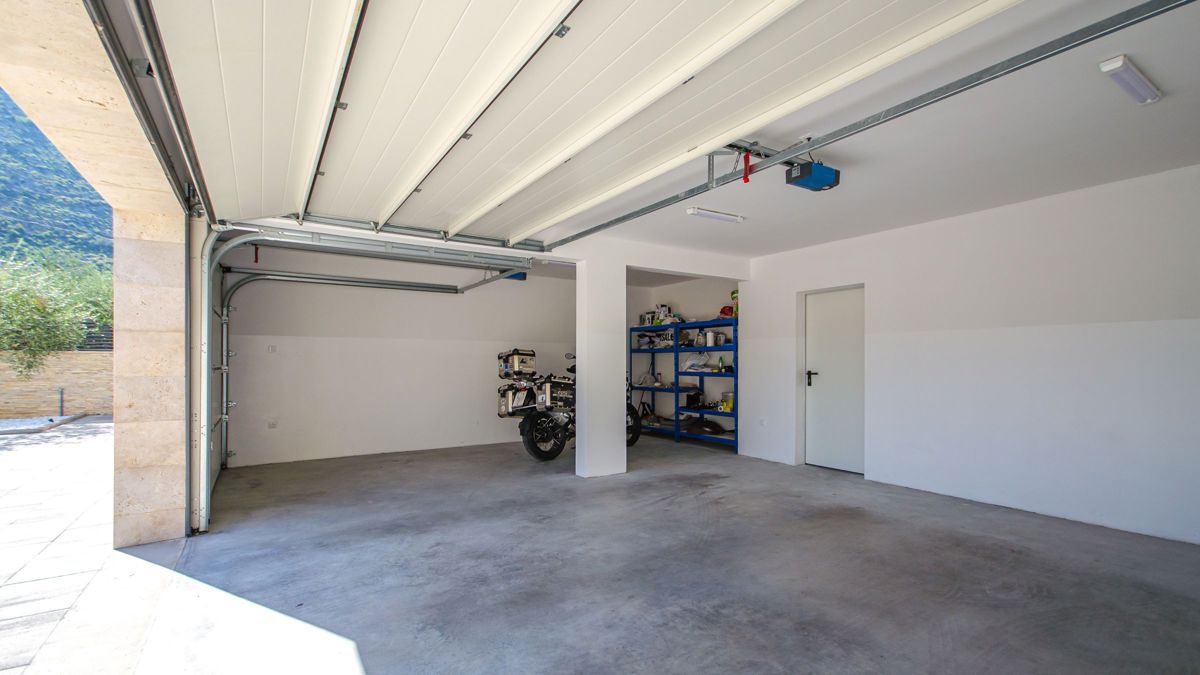 Villa di recente costruzione con piscina