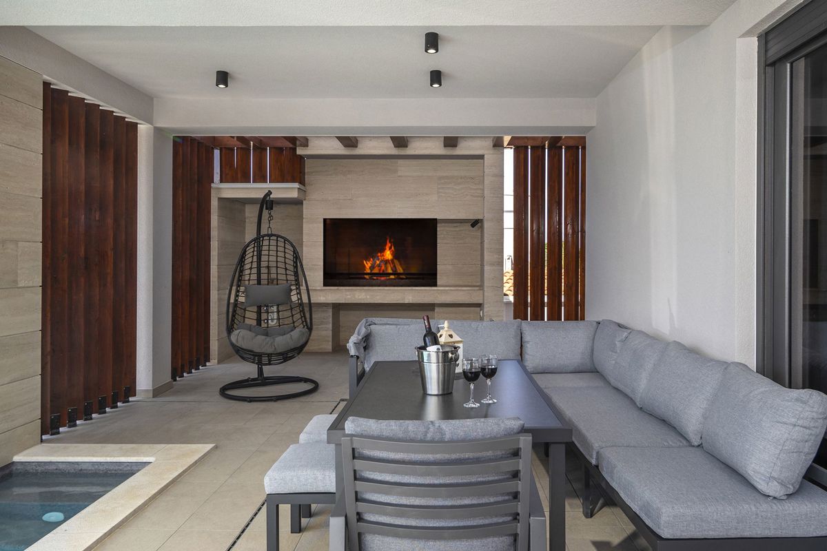 Villa di nuova costruzione con piscina poco distante dal mare