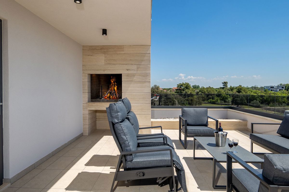 Villa di nuova costruzione con piscina poco distante dal mare