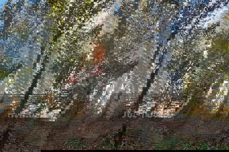 Piano terra da ristrutturare vicino al mare