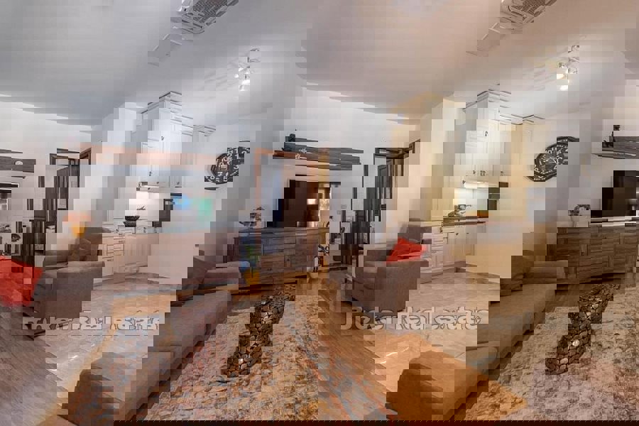 Casa in pietra con piscina vicino a Zara