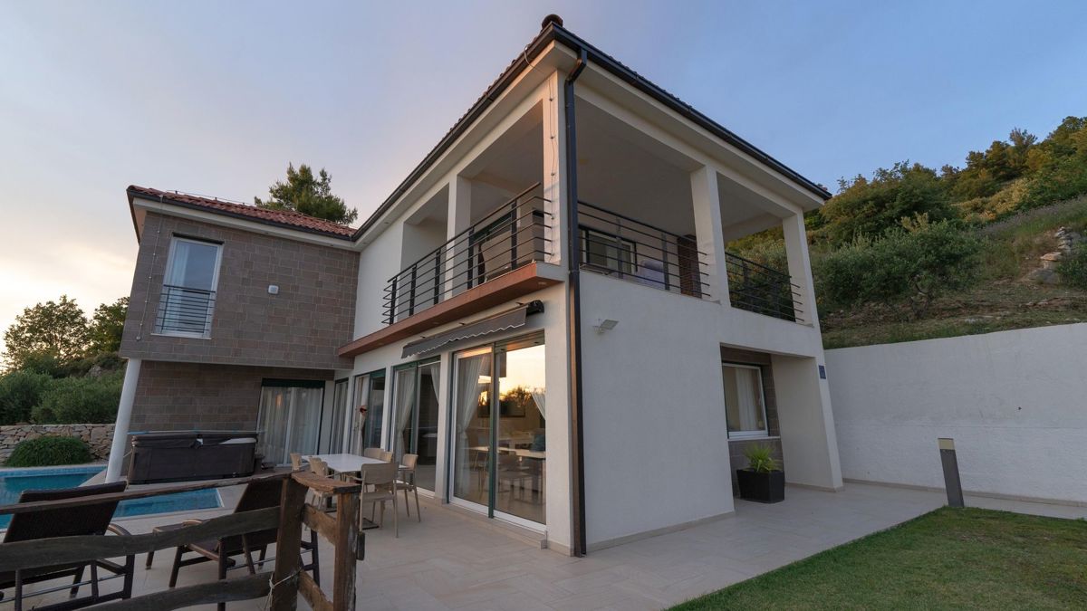 Due belle ville con vista panoramica sul mare