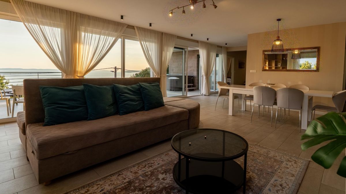 Due belle ville con vista panoramica sul mare