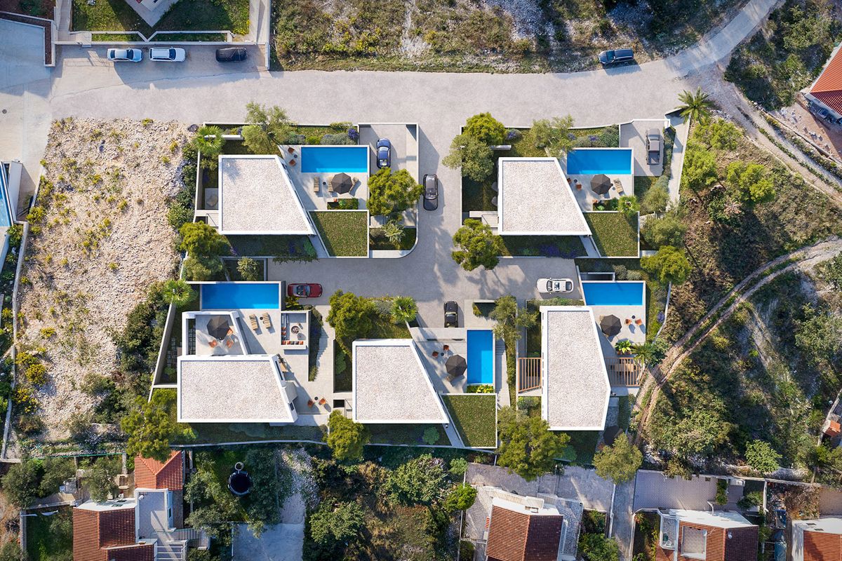 Villa moderna di nuova costruzione con piscina