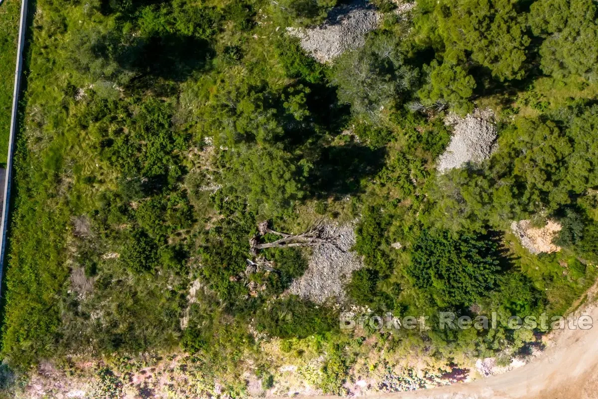 Terreno edificabile con vista mare in vendita