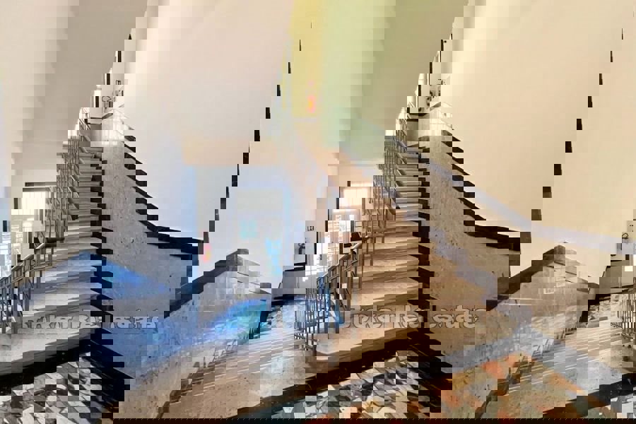 Esclusivo appartamento in villa con vista mare