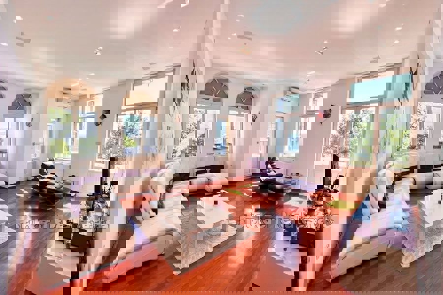 Esclusivo appartamento in villa con vista mare