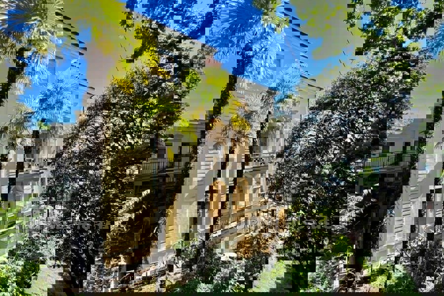 Esclusivo appartamento in villa con vista mare