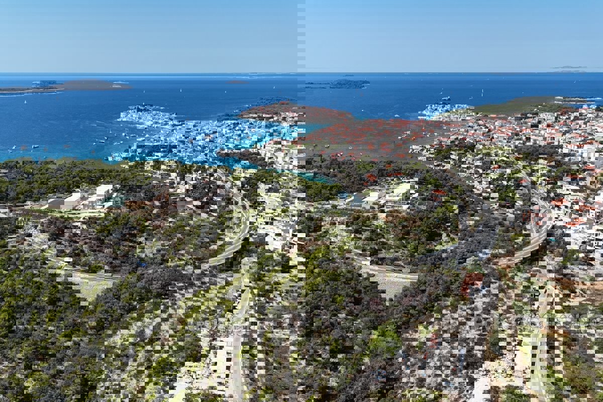 Attico di lusso in un nuovo complesso con vista mare