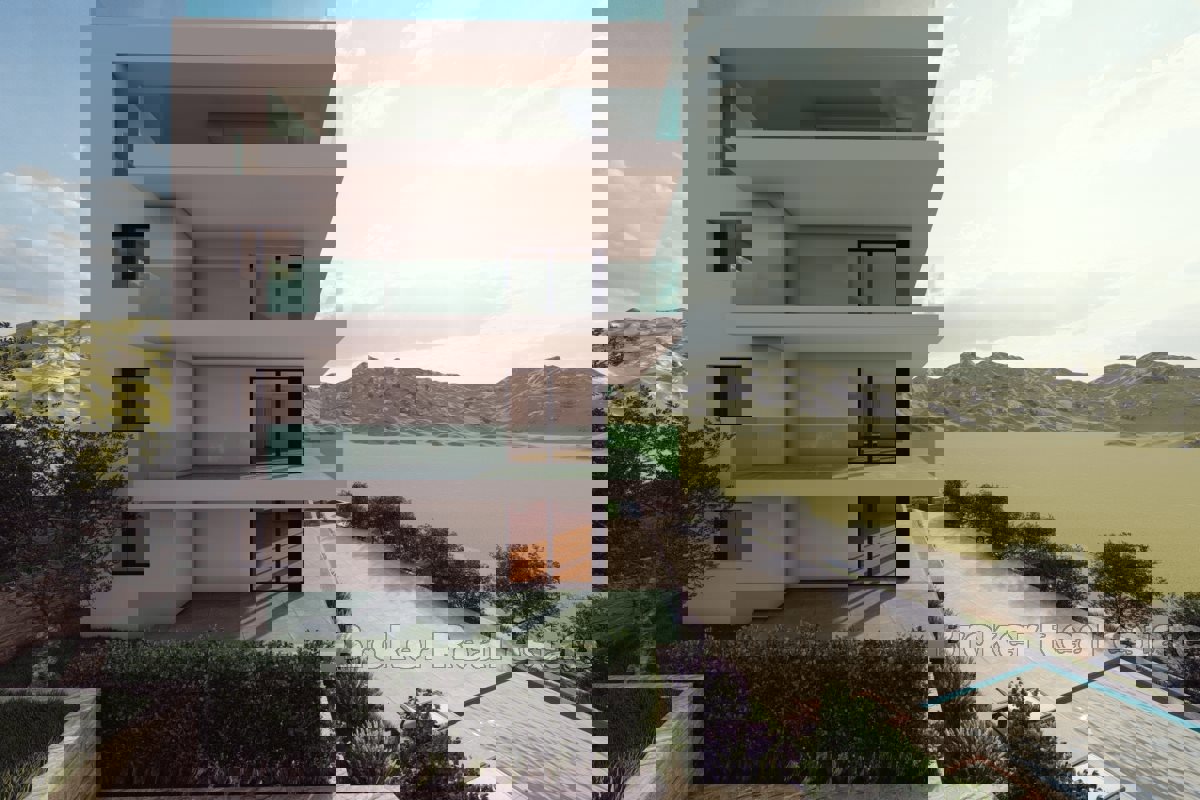 Attico di lusso in un nuovo complesso con vista mare