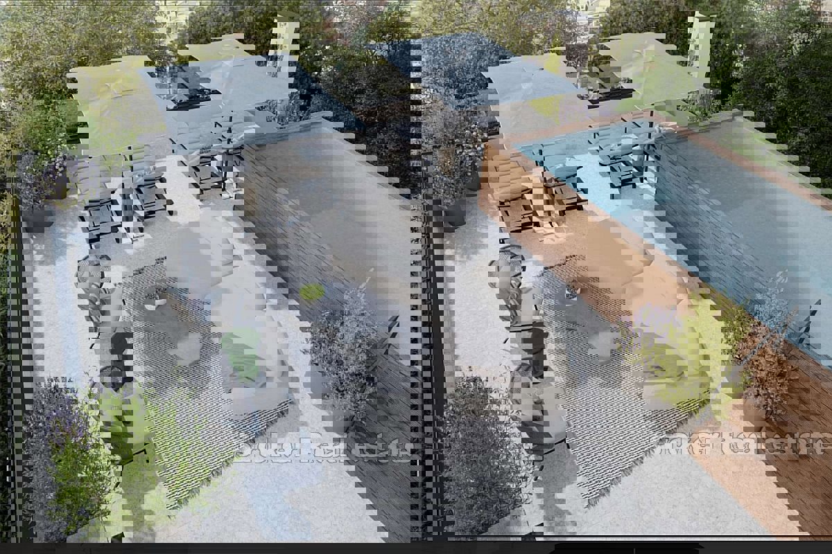 Attico di lusso in un nuovo complesso con vista mare