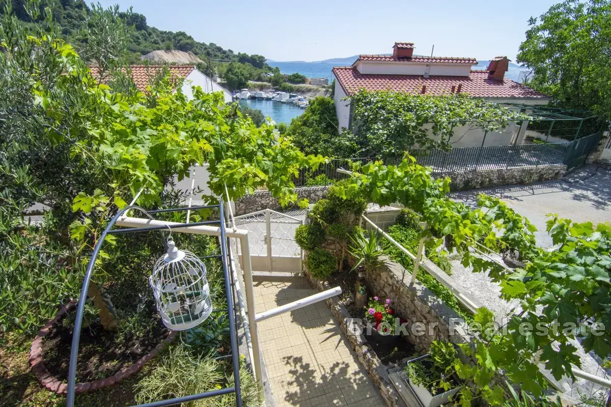 Casa in seconda fila dal mare con vista aperta sul mare