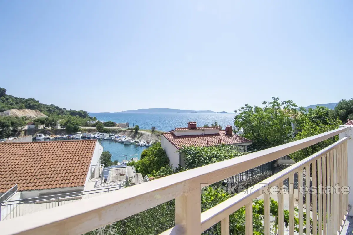 Casa in seconda fila dal mare con vista aperta sul mare