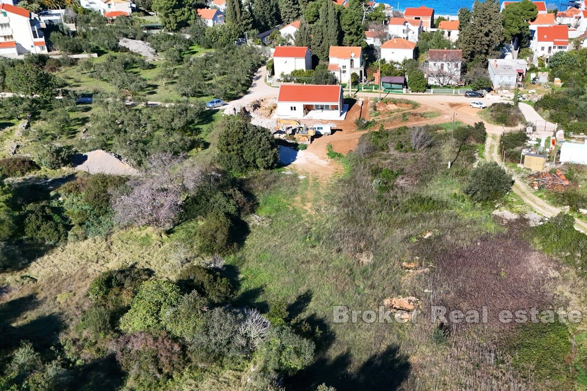 Terreno edificabile in posizione tranquilla vicino al mare