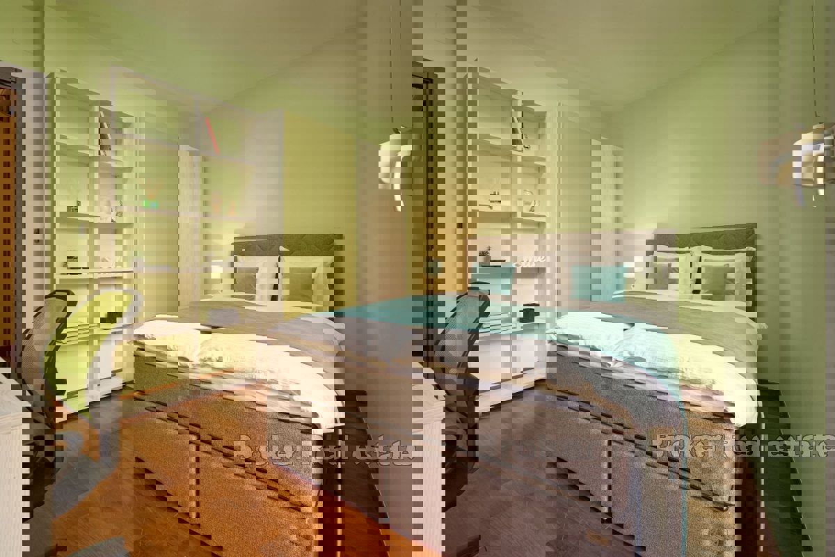 Bellissimo appartamento con tre camere da letto con vista mare