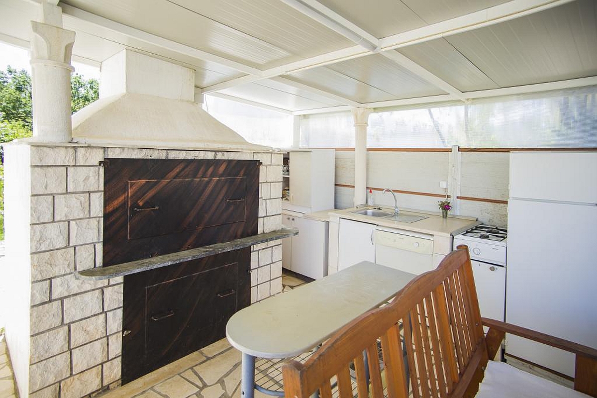 Casa di famiglia in pietra adatta al turismo