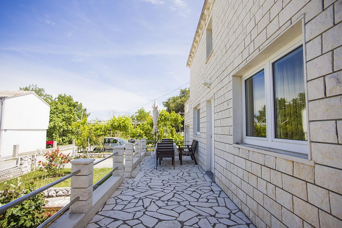 Casa di famiglia in pietra adatta al turismo