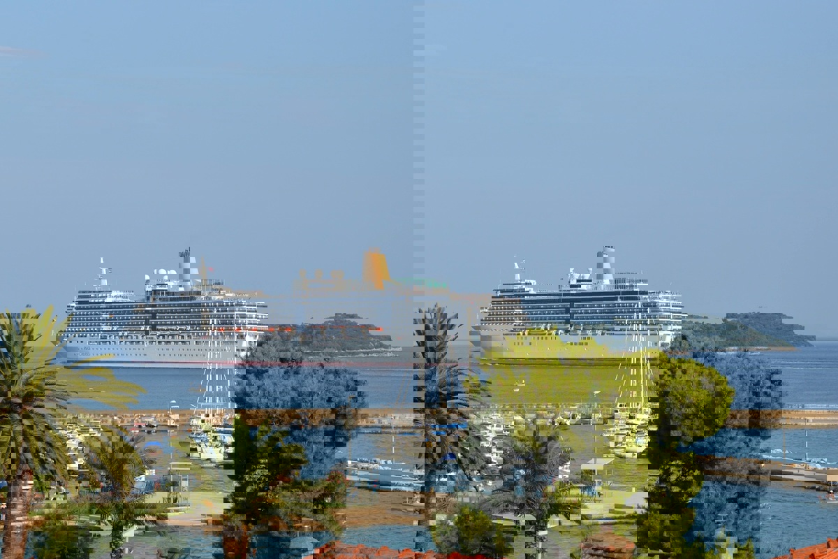 Grazioso appartamento su tre piani con vista mare