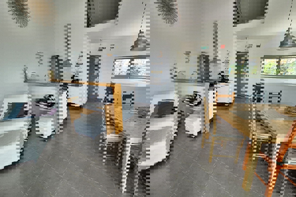 Grazioso appartamento su tre piani con vista mare