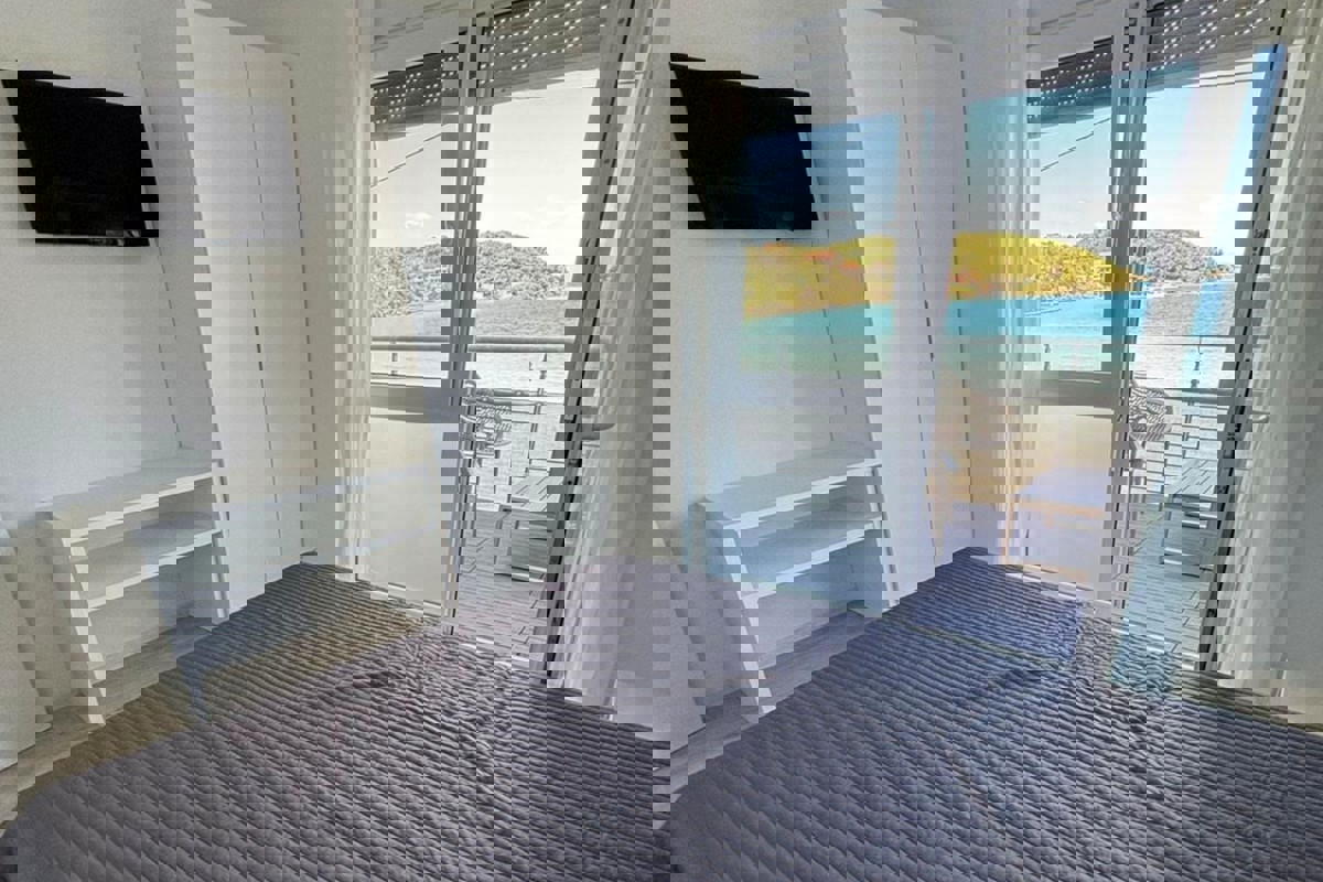 Palazzina in prima fila al mare