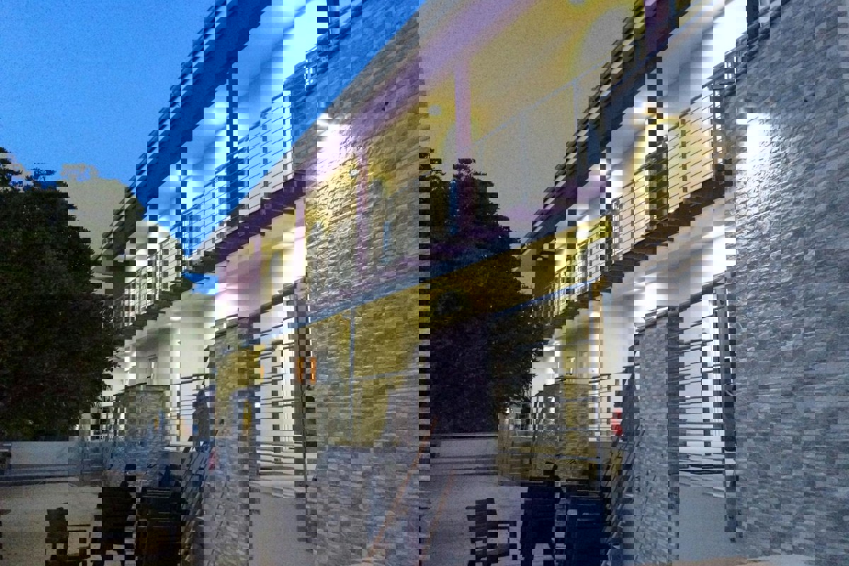 Palazzina in prima fila al mare