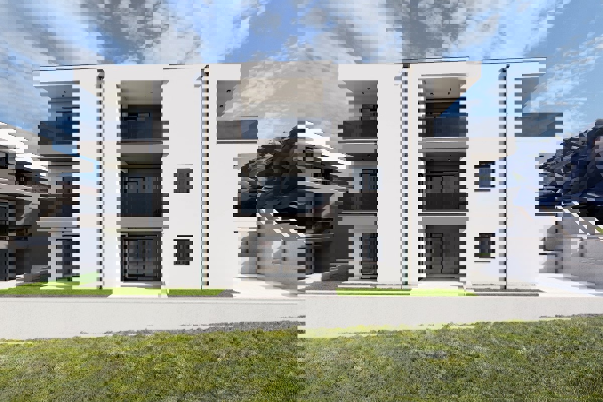 Appartamento con una camera da letto e balcone