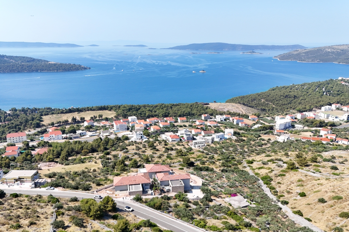Terreno edificabile con splendida vista mare