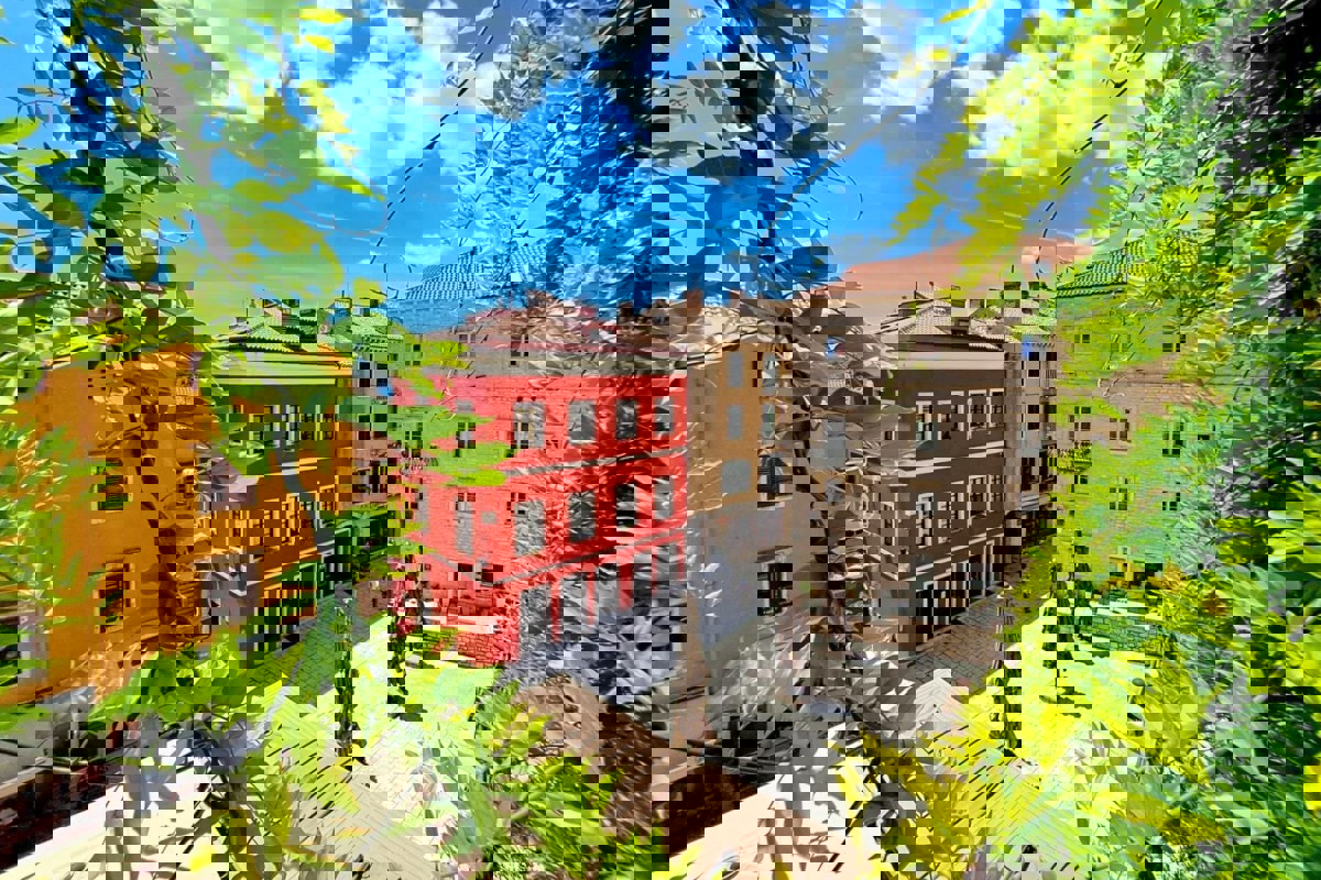 Appartamento nel centro storico della città - intero piano con terrazza rinascimentale