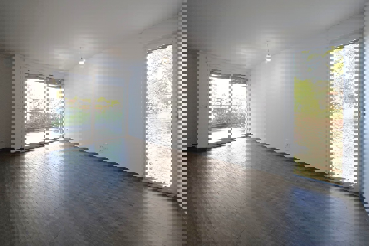 Nuova costruzione - appartamento in centro città con parcheggio, vicino al mare