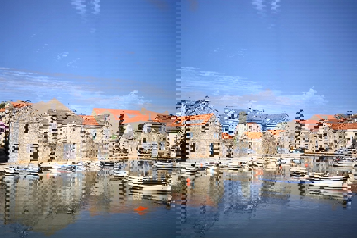 Nuova costruzione - appartamento in centro città con parcheggio, vicino al mare