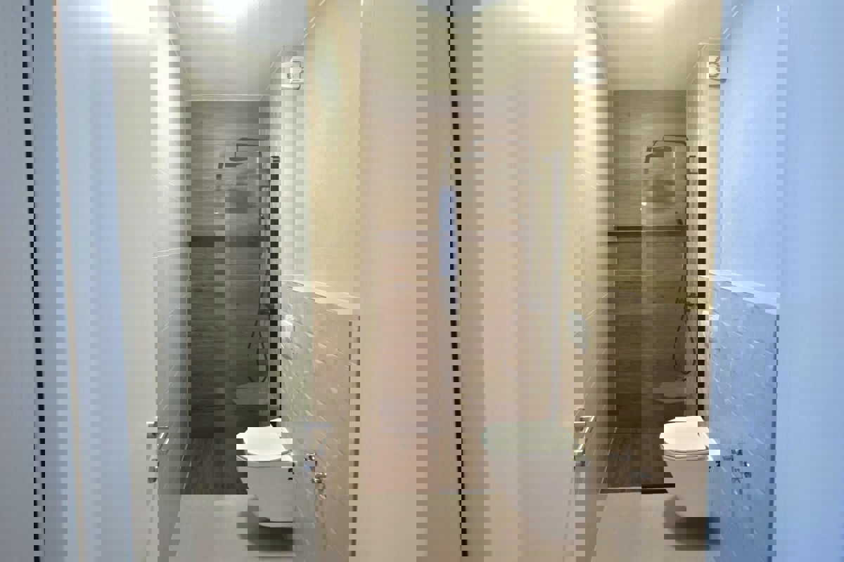 Nuova costruzione - appartamento in centro città con parcheggio, vicino al mare