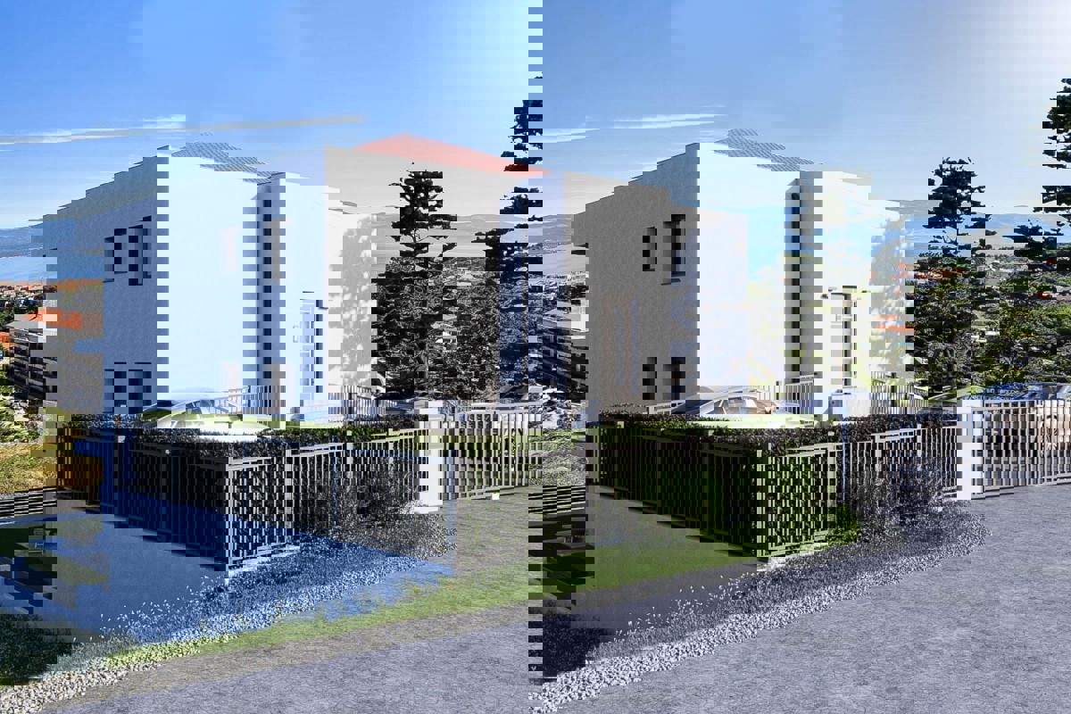 Appartamento in un nuovo edificio con un monolocale aggiuntivo