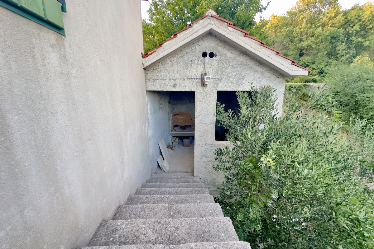 Casa indipendente in costruzione grezza