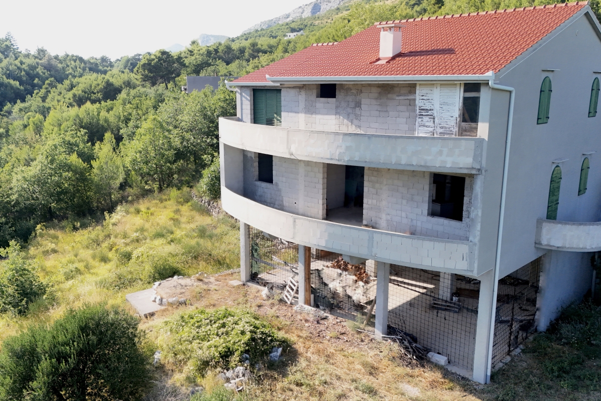 Casa indipendente in costruzione grezza