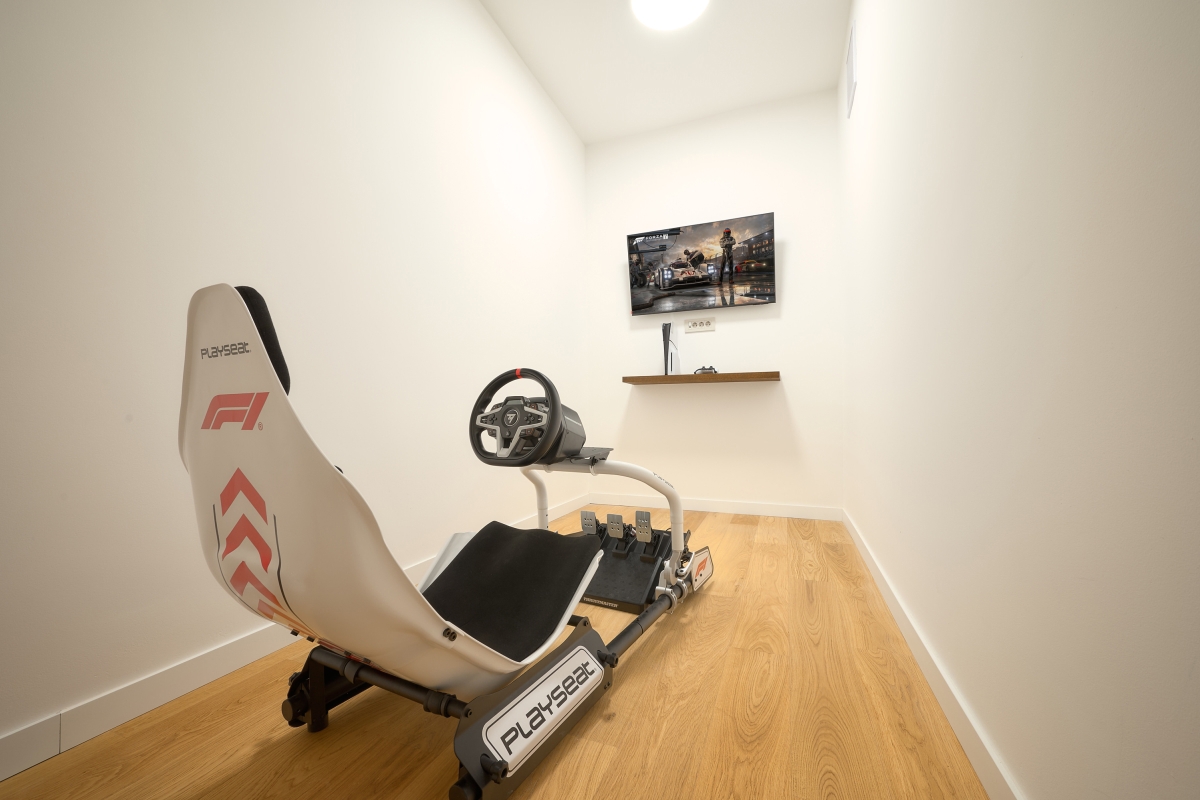 Villa di lusso con vista panoramica sul mare e piscina a sfioro