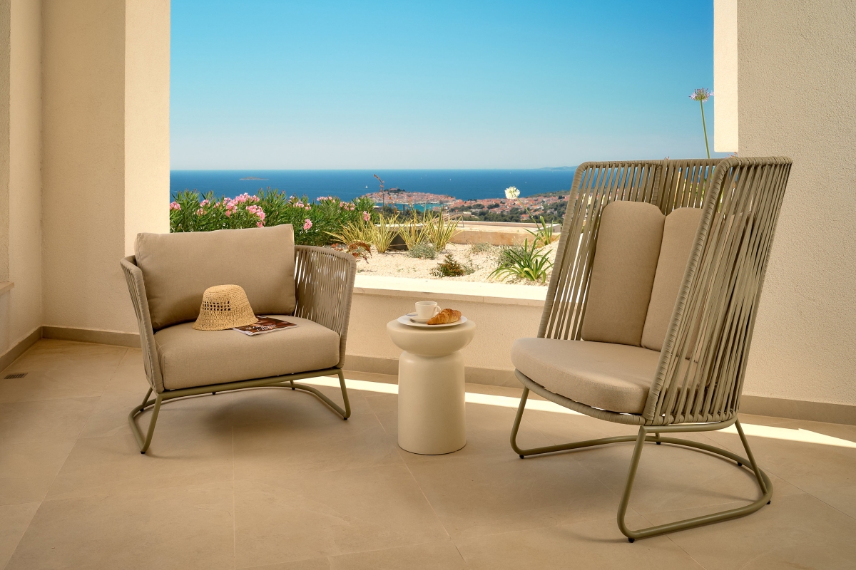 Villa di lusso con vista panoramica sul mare e piscina a sfioro