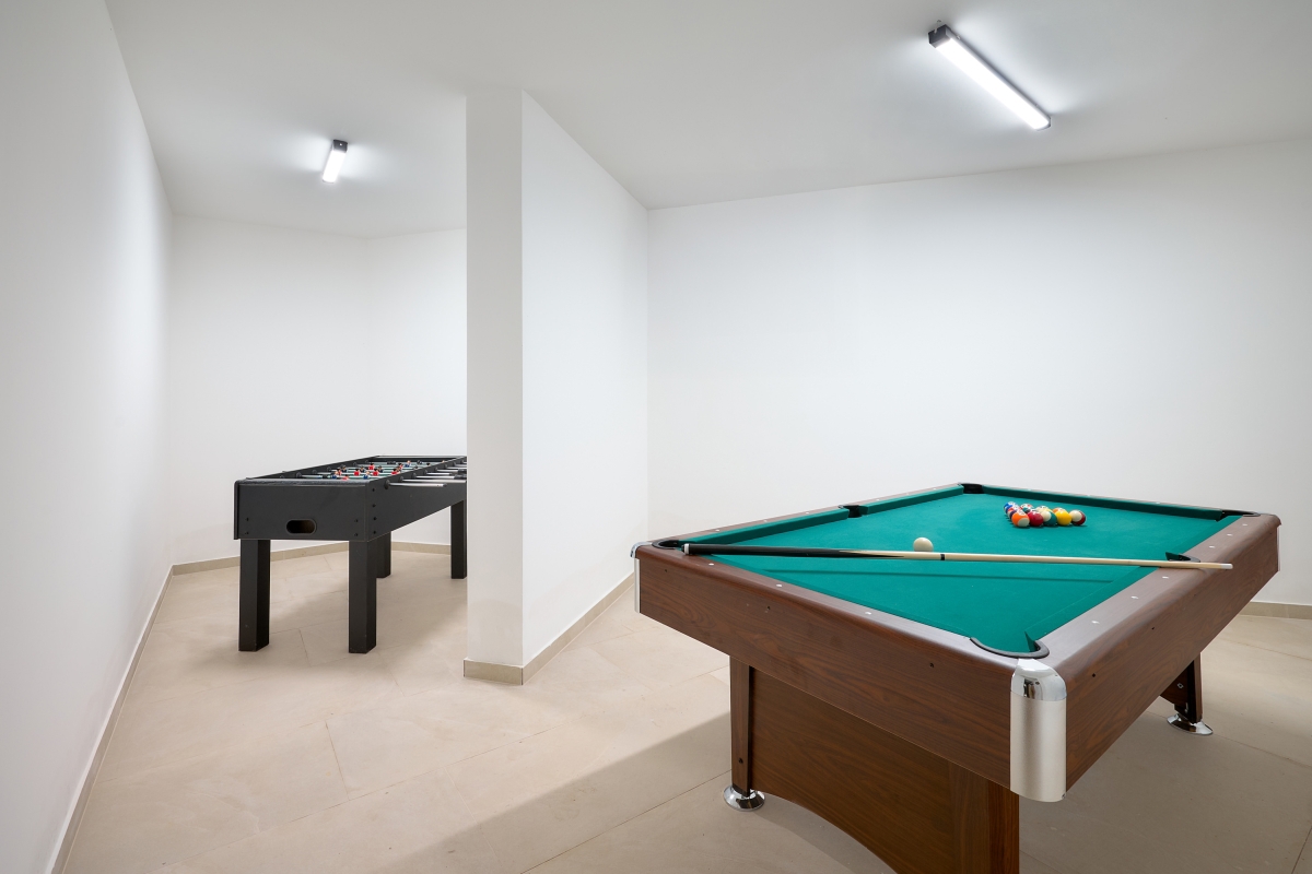 Villa di lusso con vista panoramica sul mare e piscina a sfioro