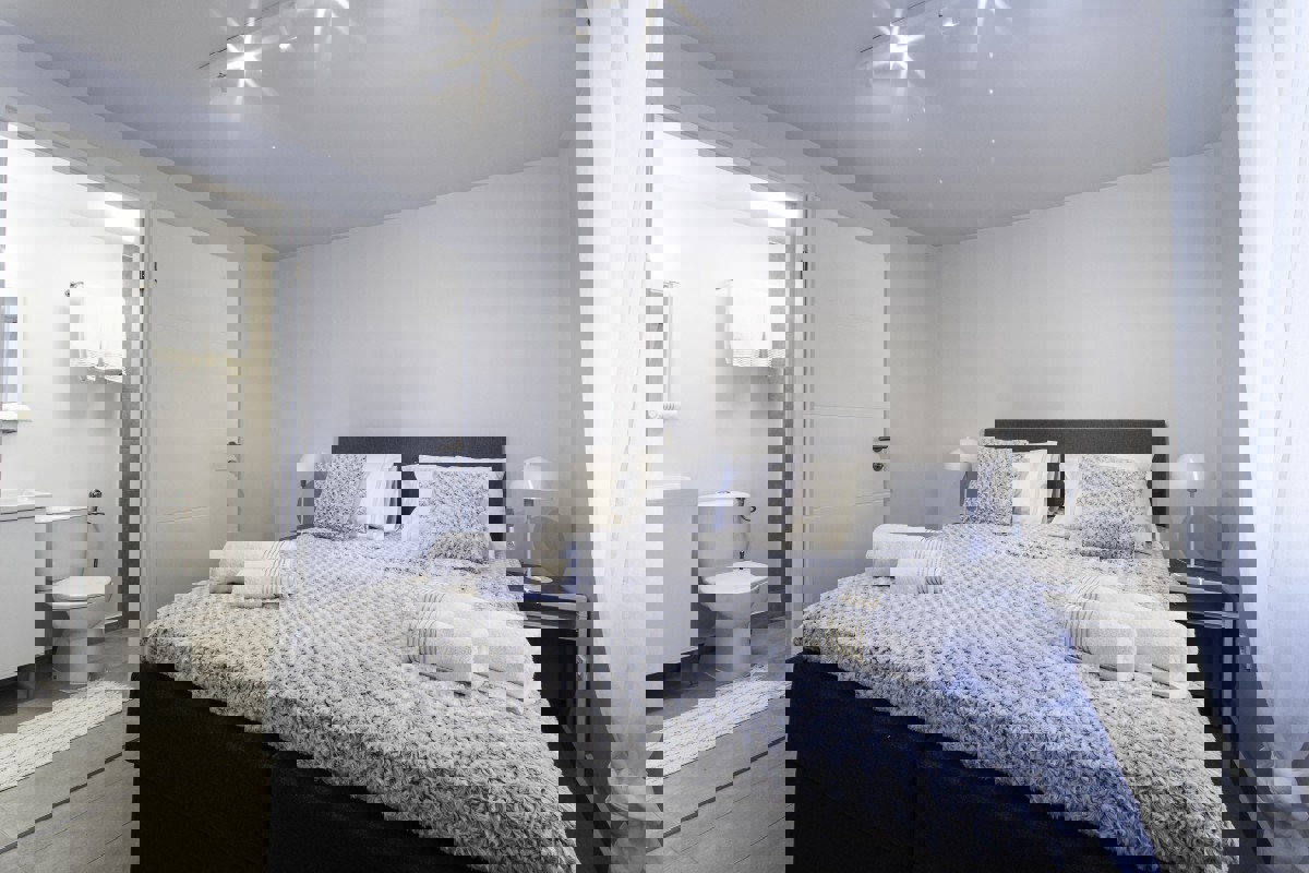 Appartamento con una camera da letto e terrazza