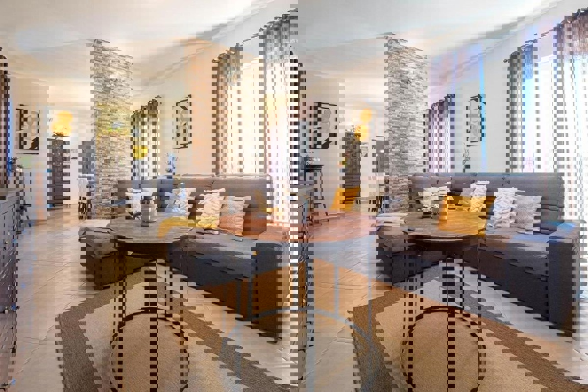 Villa moderna con piscina nell'Istria centrale