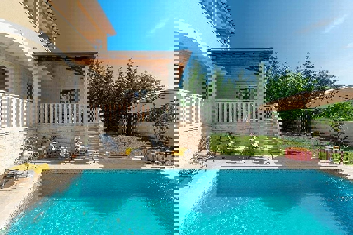 Villa moderna con piscina nell'Istria centrale