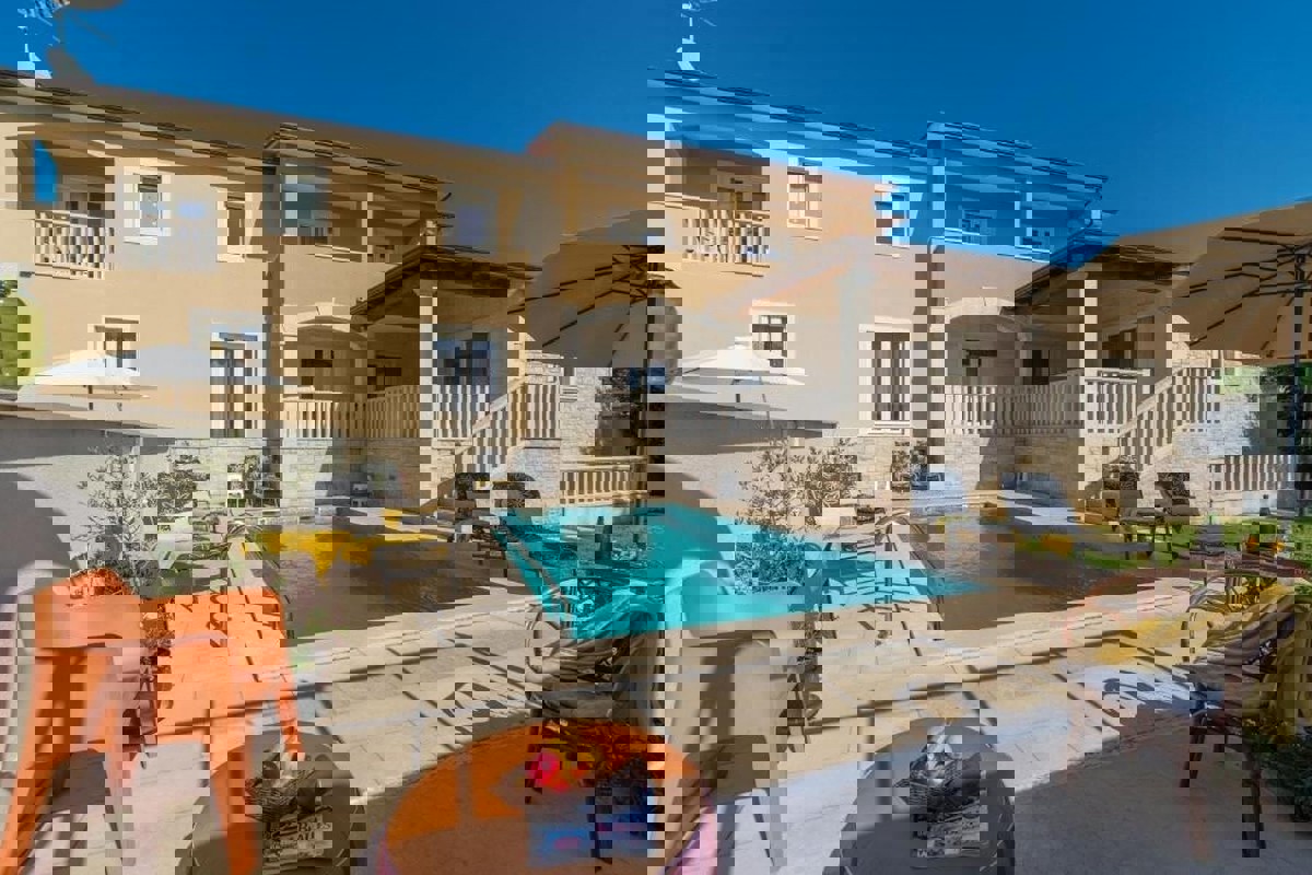 Villa moderna con piscina nell'Istria centrale