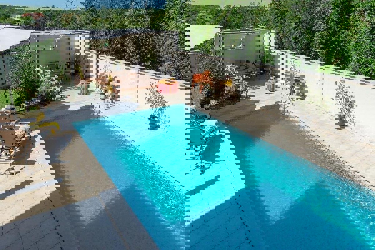 Villa moderna con piscina nell'Istria centrale