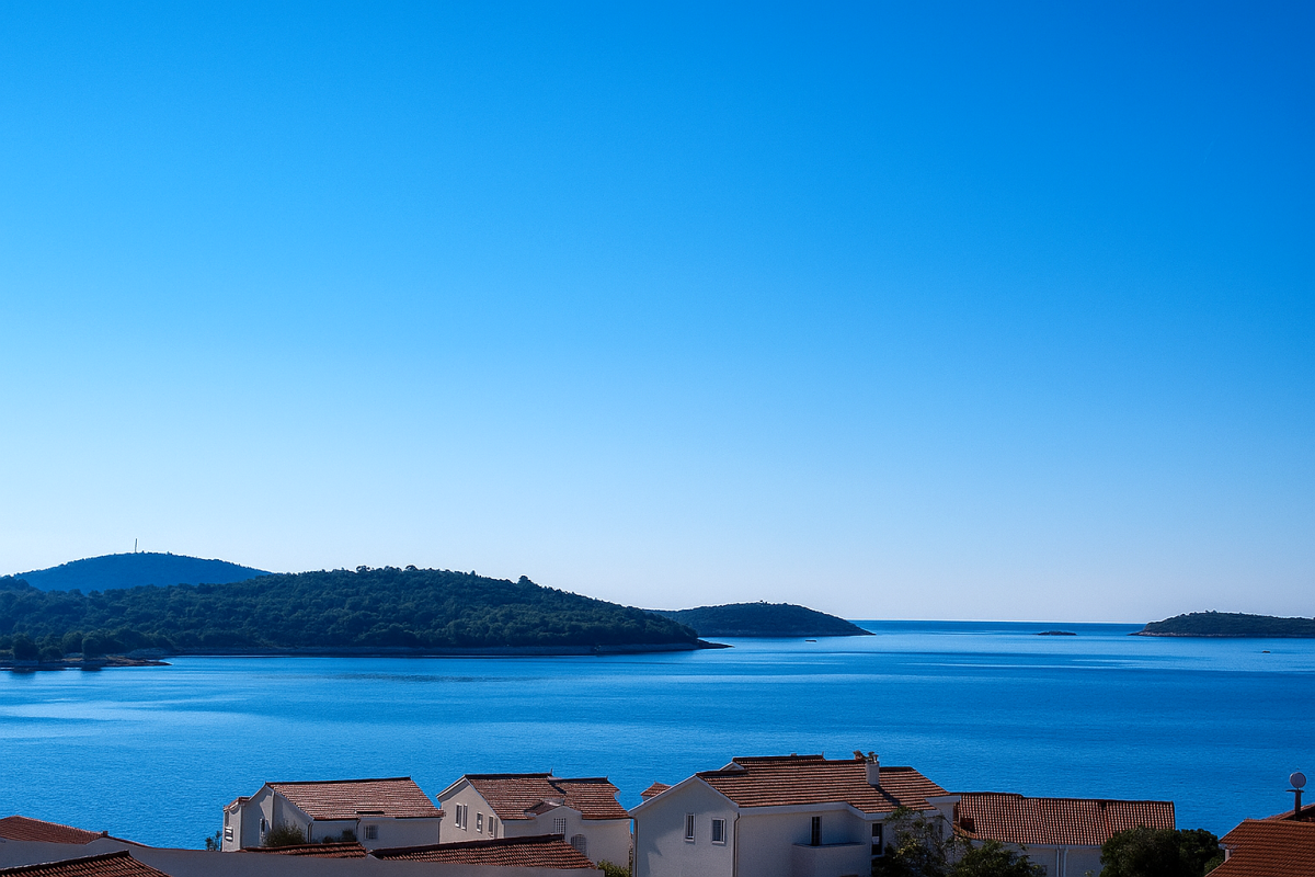 Ampio attico con vista mare aperta