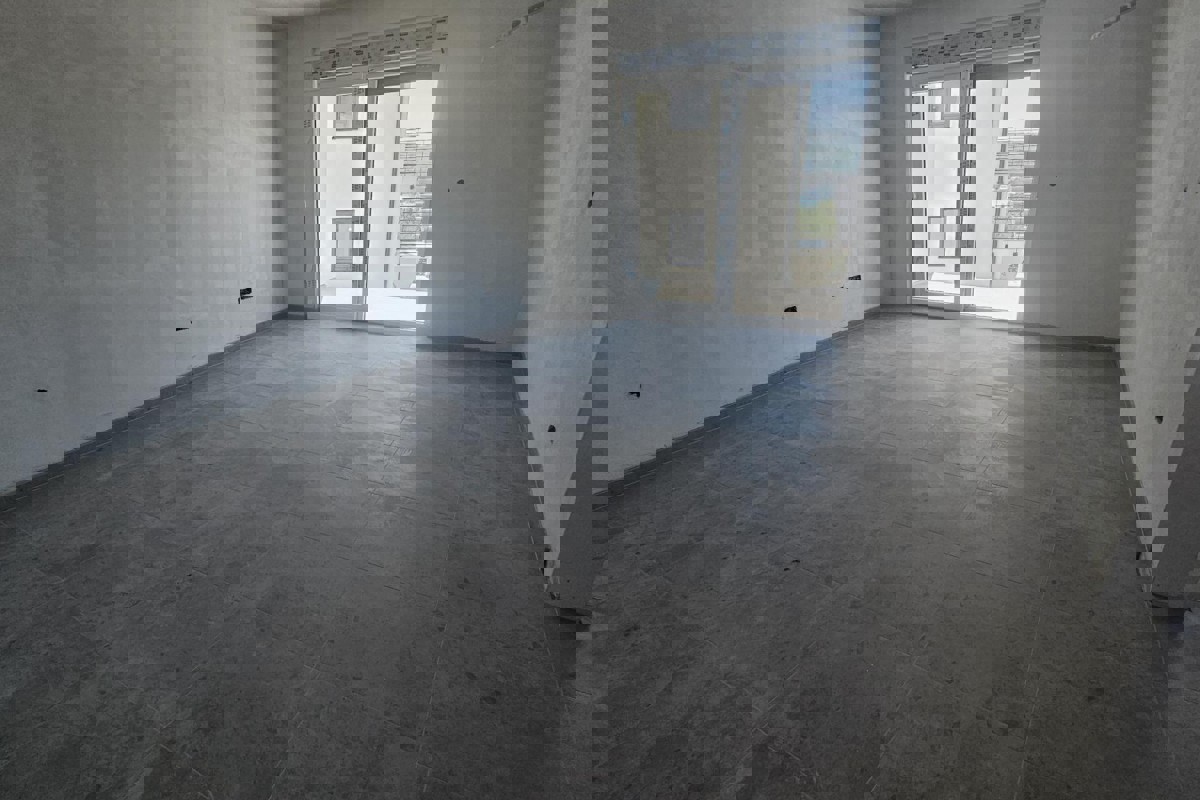 Appartamento con due camere da letto in un nuovo edificio vicino al mare