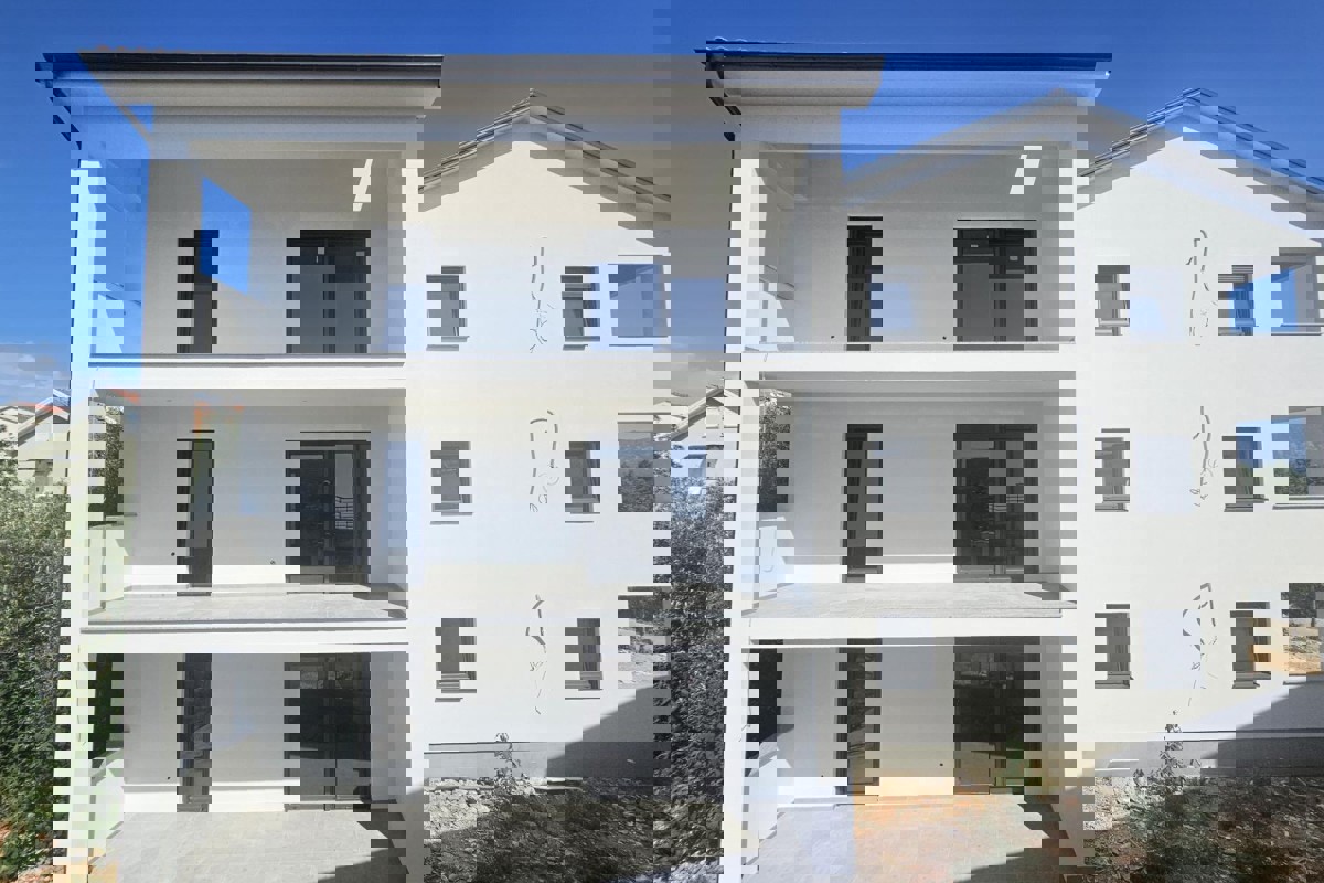 Appartamento con due camere da letto in un nuovo edificio vicino al mare