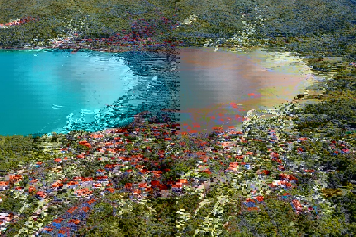 Appartamento con due camere da letto in un nuovo edificio vicino al mare